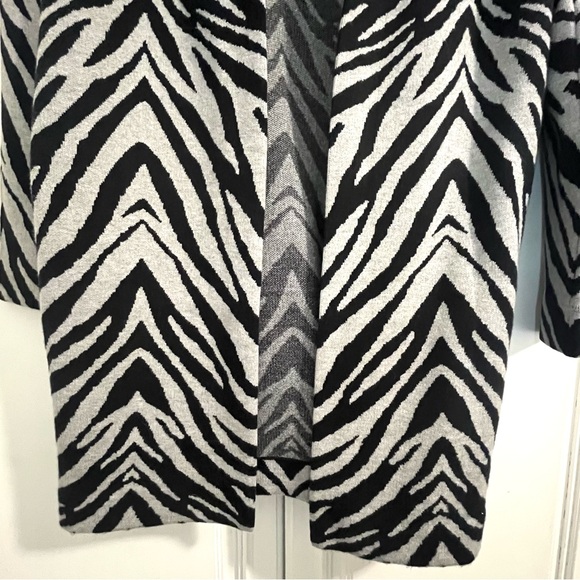 PREMISE GRAY ZEBRA PRINT CARDIGAN SWEATER W/ POCKETS | SIZE XS - Picture 6 of 12